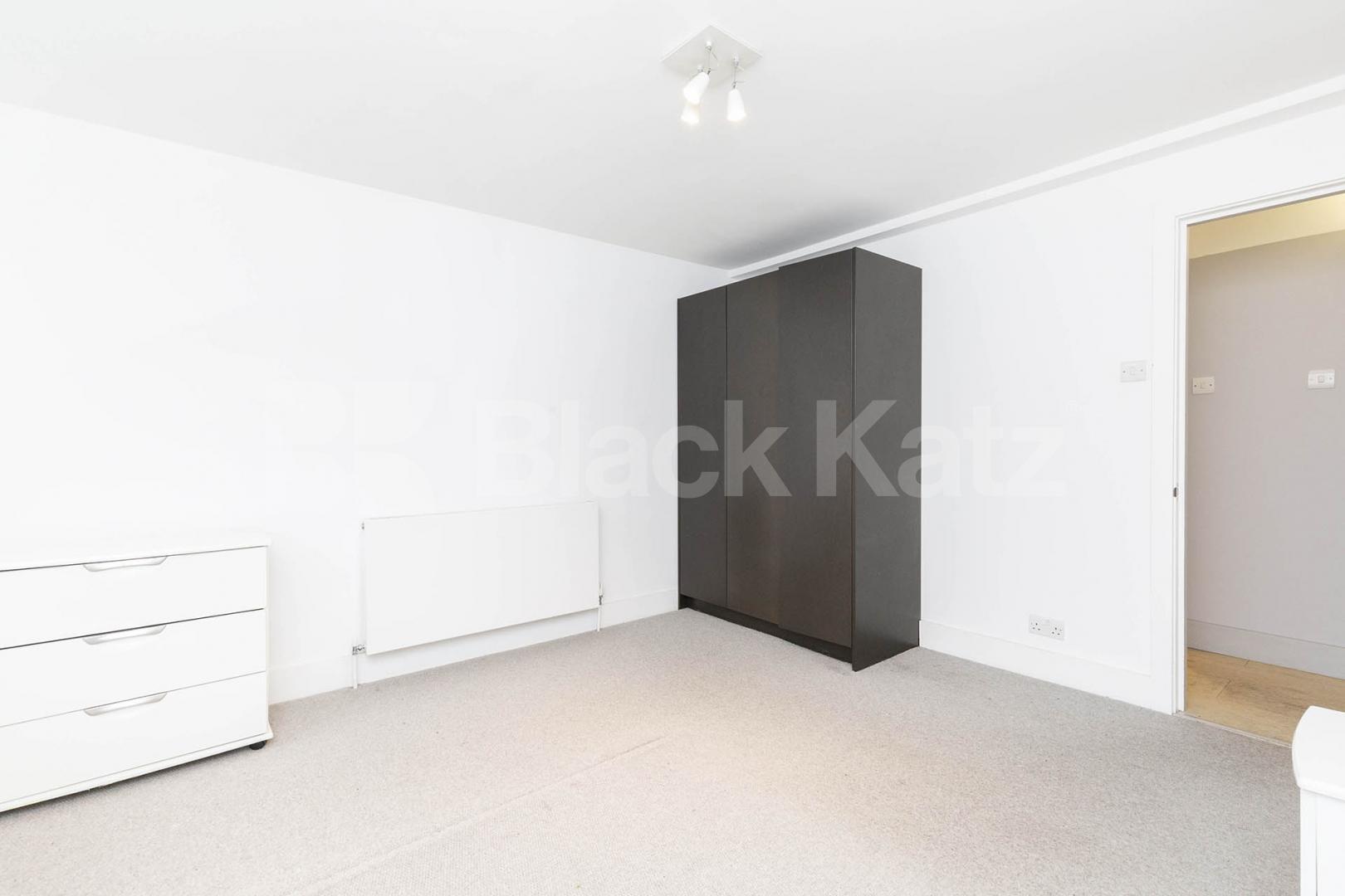 modern and bright 1 bedroom within a office conversion with a private terrace Berry Street, Clerkenwell